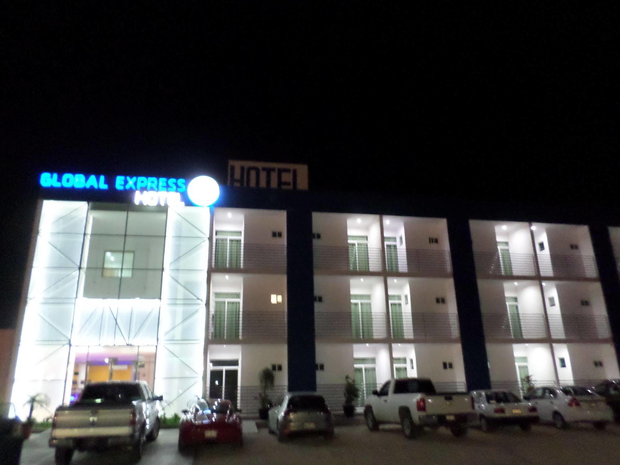 Global Express Hotel Escárcega المظهر الخارجي الصورة